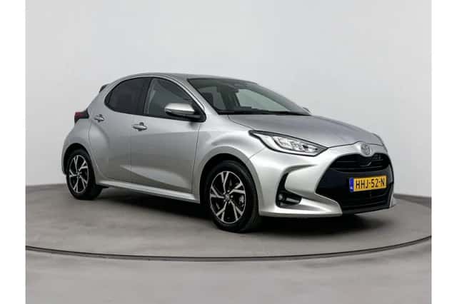 Toyota Yaris (2025) thumbnail 1
