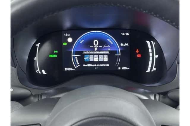 Toyota Yaris Cross (2025) thumbnail 3