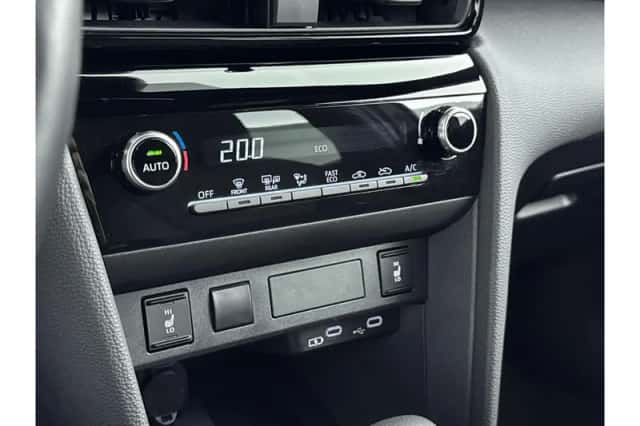 Toyota Yaris Cross (2025) thumbnail 6