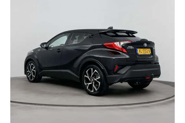 Toyota C-HR (2019) thumbnail 4