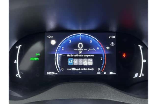 Toyota Yaris Cross (2025) thumbnail 3
