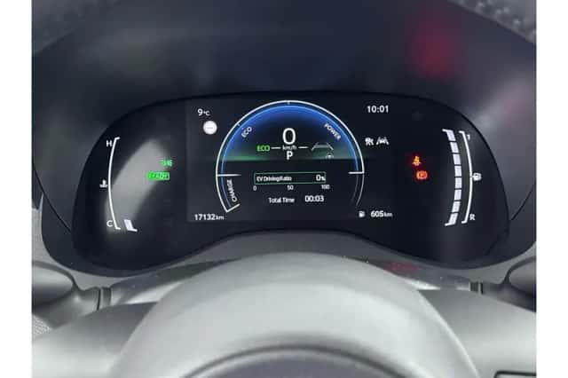 Toyota Yaris (2025) thumbnail 3