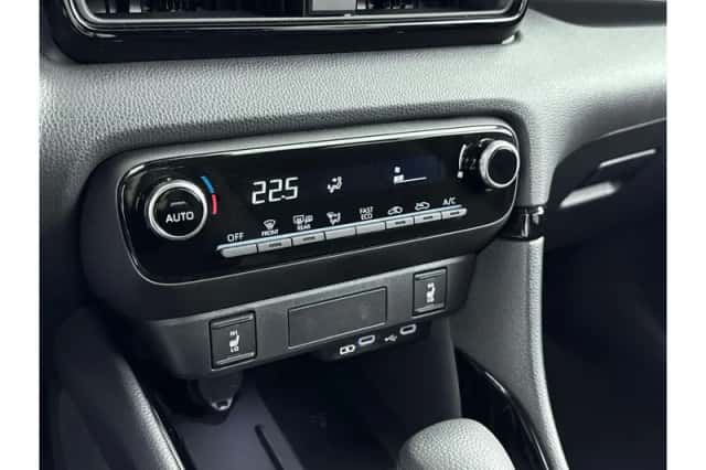 Toyota Yaris (2025) thumbnail 5
