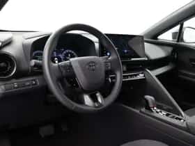 Toyota C-HR (2025) thumbnail 2