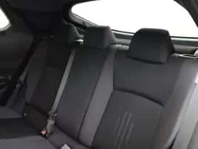 Toyota C-HR (2025) thumbnail 39