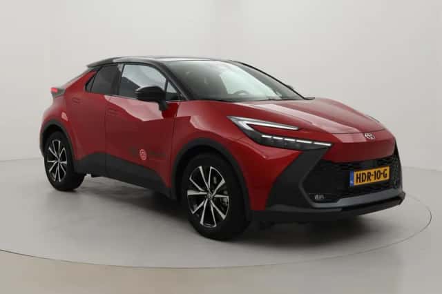Toyota C-HR (2025) thumbnail 1