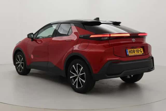 Toyota C-HR (2025) thumbnail 4
