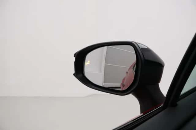Toyota C-HR (2025) thumbnail 5