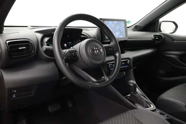 Toyota Yaris (2023) thumbnail 2