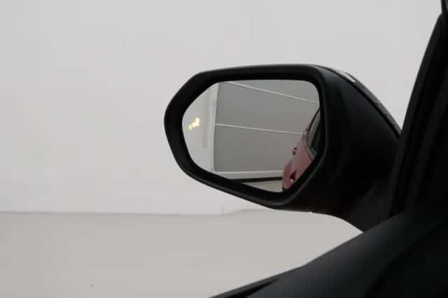 Toyota Yaris (2023) thumbnail 3
