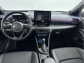 Toyota Yaris (2021) thumbnail 2