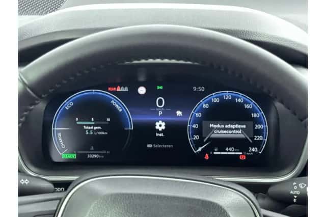 Toyota Corolla (2024) thumbnail 2