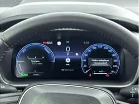 Toyota Corolla (2024) thumbnail 2