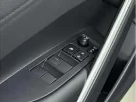 Toyota Corolla (2024) thumbnail 12