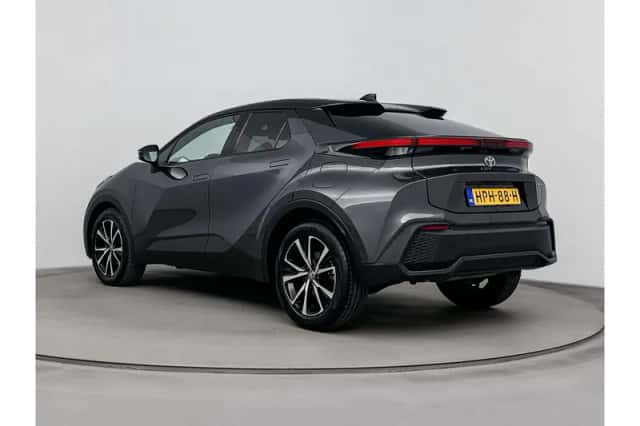 Toyota C-HR (2025) thumbnail 4