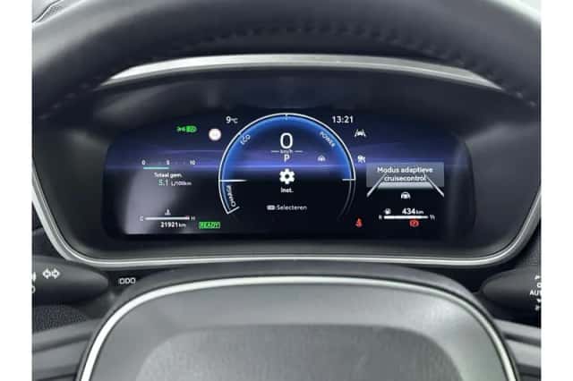 Toyota Corolla (2025) thumbnail 3