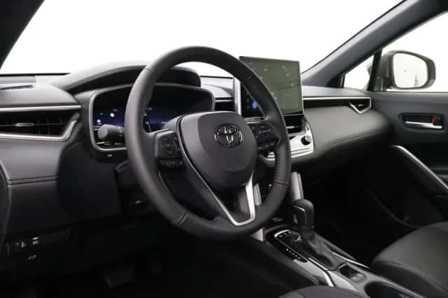 Toyota Corolla (2025) thumbnail 2