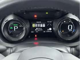 Toyota Yaris (2023) thumbnail 3