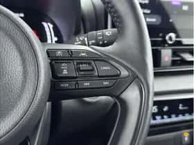 Toyota Yaris (2025) thumbnail 8
