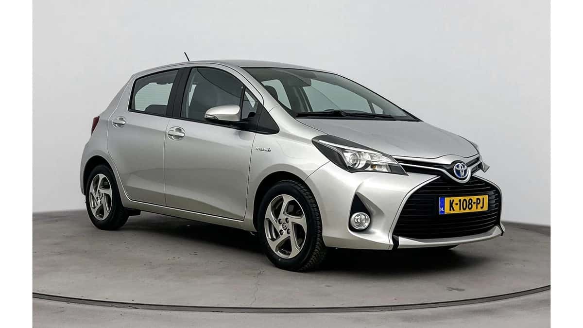 Toyota Yaris (2015) — foto 1
