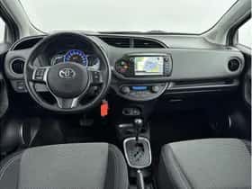 Toyota Yaris (2015) thumbnail 2