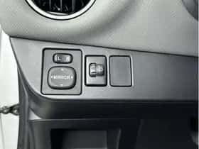 Toyota Yaris (2015) thumbnail 15