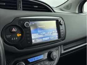Toyota Yaris (2015) thumbnail 17