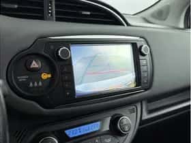 Toyota Yaris (2015) thumbnail 18