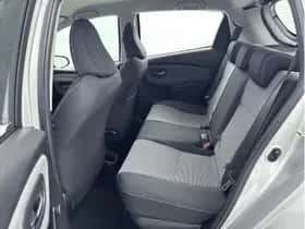 Toyota Yaris (2015) thumbnail 22