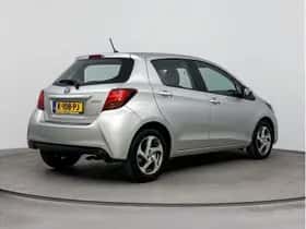 Toyota Yaris (2015) thumbnail 4
