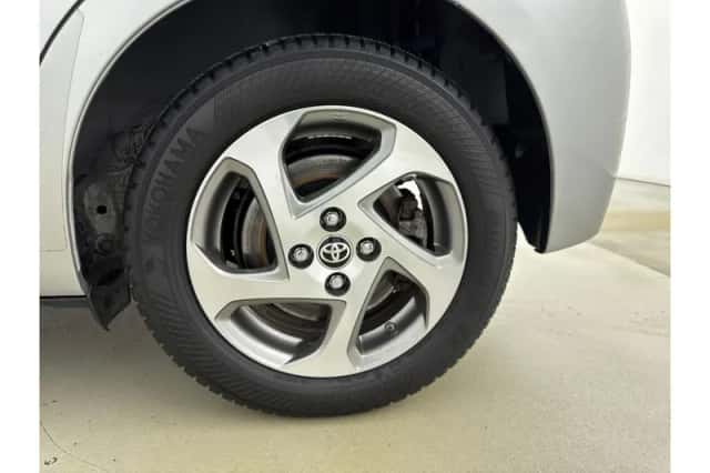 Toyota Yaris (2015) thumbnail 6