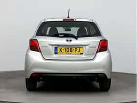Toyota Yaris (2015) thumbnail 8