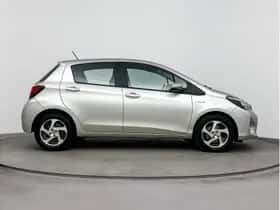 Toyota Yaris (2015) thumbnail 10