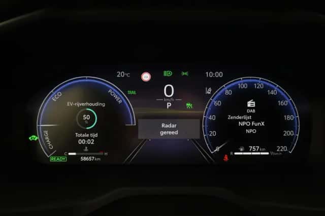 Toyota RAV4 (2024) thumbnail 3