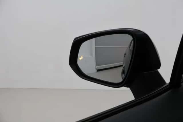 Toyota RAV4 (2024) thumbnail 5