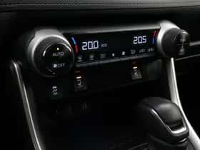 Toyota RAV4 (2024) thumbnail 6