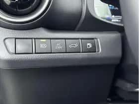 Toyota C-HR (2025) thumbnail 18