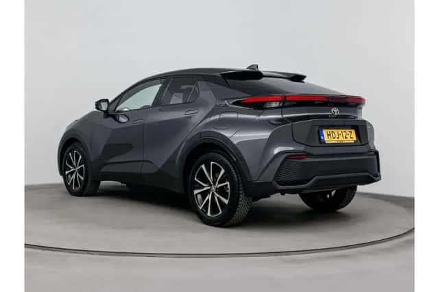 Toyota C-HR (2025) thumbnail 4