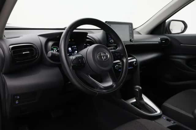 Toyota Yaris Cross (2024) thumbnail 2