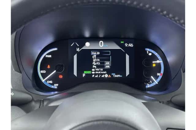 Toyota Yaris Cross (2023) thumbnail 3