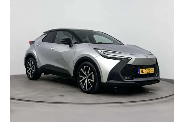 Toyota C-HR (2025) thumbnail 1