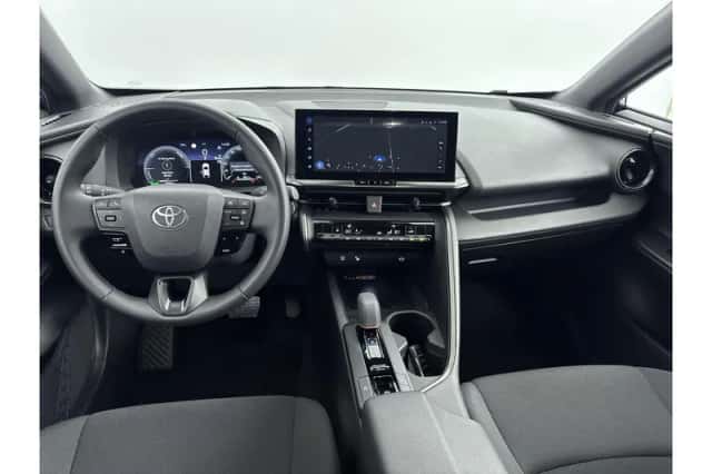 Toyota C-HR (2025) thumbnail 2