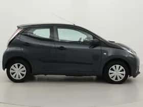 Toyota Aygo (2016) thumbnail 13