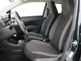 Toyota Aygo (2016) thumbnail 14