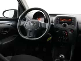 Toyota Aygo (2016) thumbnail 16