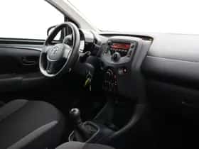 Toyota Aygo (2016) thumbnail 23