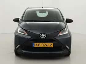 Toyota Aygo (2016) thumbnail 10