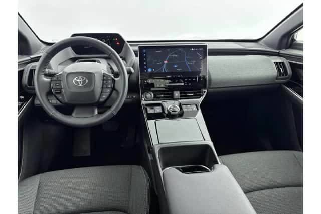 Toyota bZ4X (2025) thumbnail 2