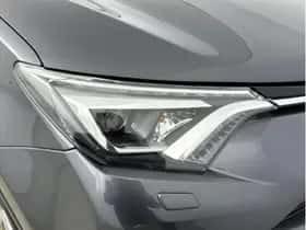 Toyota RAV4 (2018) thumbnail 16
