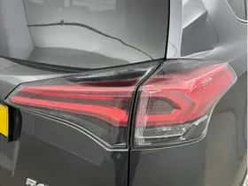 Toyota RAV4 (2018) thumbnail 17